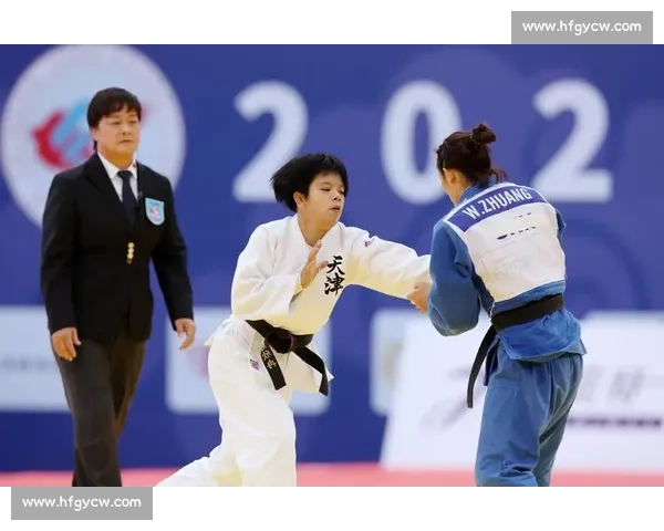 拳击与柔道对决:力量与技巧的终极碰撞 拳击与柔道对决:力量与技巧的终极碰撞